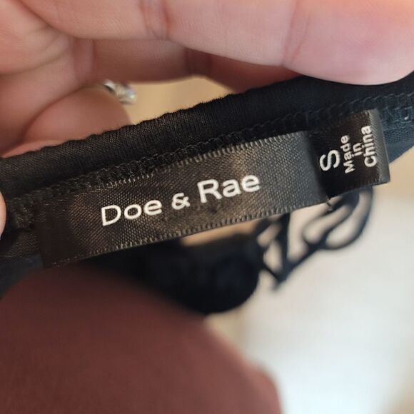 NWT DOE & RAE Tulip Halter Top - Picture 11 of 12